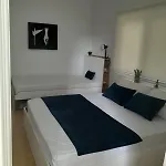 Lavender Apartment *