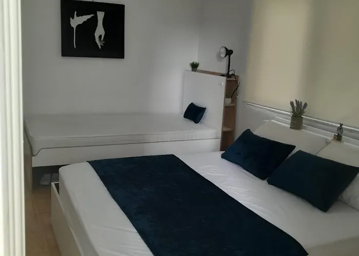 Lavender Apartment *