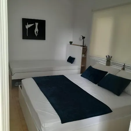 Lavender Apartment *